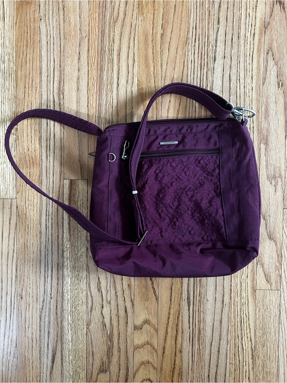 Travelon Crossbody Shoulder Bag with travel safety features